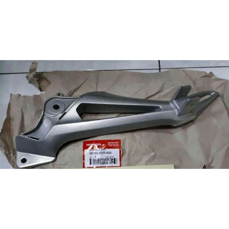 Holder L Foot Step Revo 2007-2009 Asli Ori Honda AHM 50705KVR600
