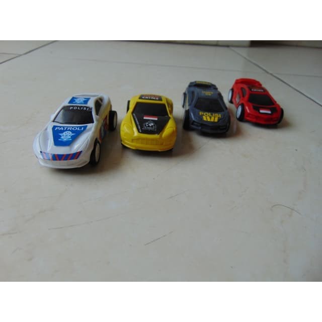 Mainan Mobil Polisi Indonesia Sistem Pull Back Isi 4 Pcs