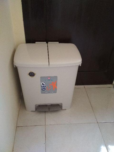 Tempat Sampah Injak  Non Organic /organics Claris 1164 Geo 40ltr