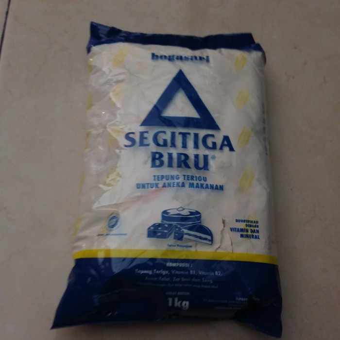 

tepung terigu segitiga 1kg