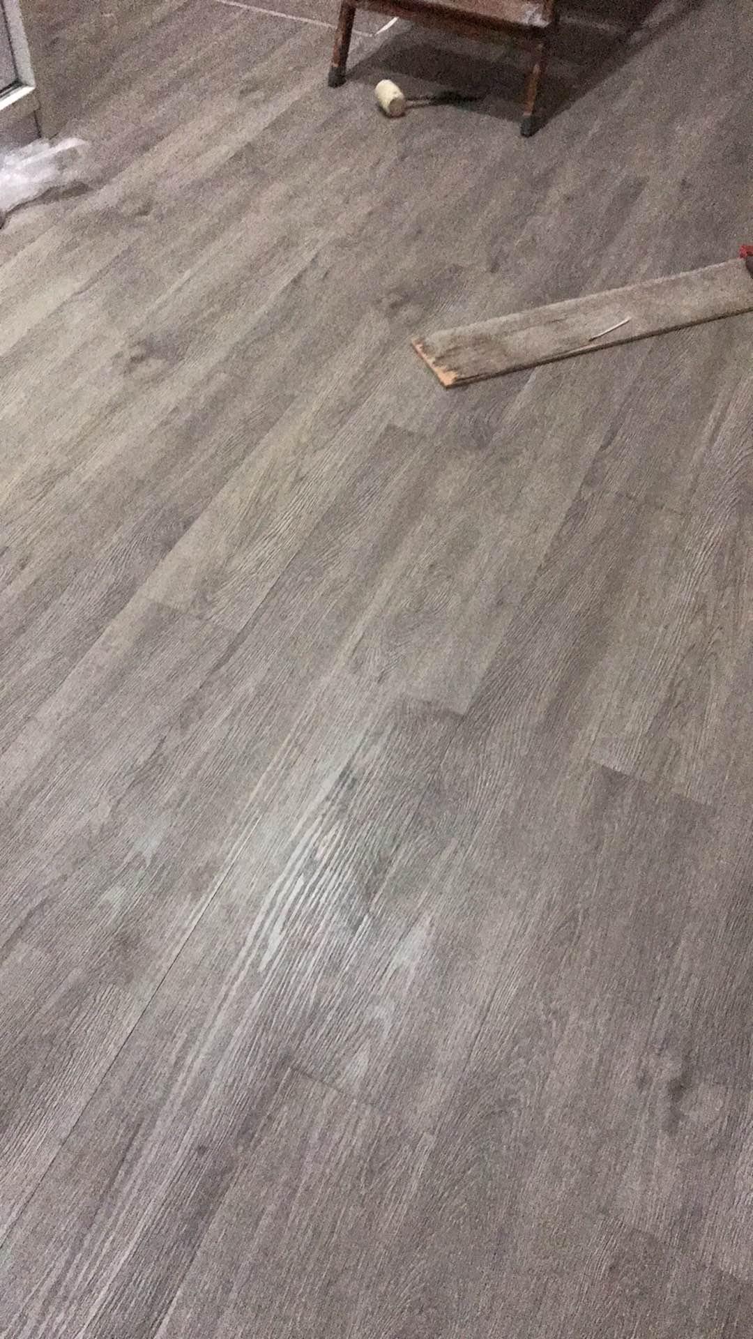 Varnesse Floor Lantai Vinyl Sticker 2.2 Mm Vste03 - Silver Ironwood