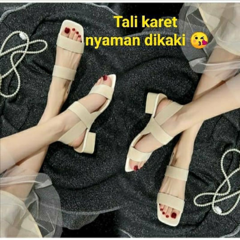 ATK 01 SANDAL WANITA  HAK TAHU TALI KARET