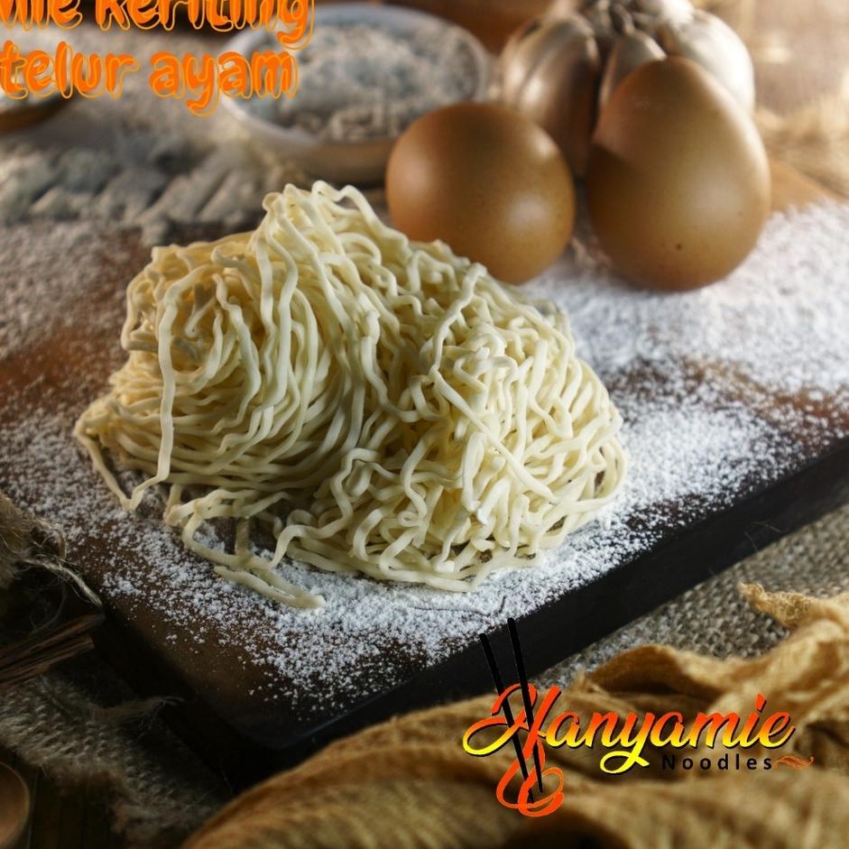 

ジ Mie ayam bakmi mentah hanyamie dengan telur ayam isi 10 pcs Promo