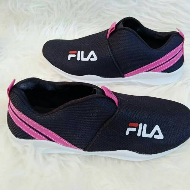 Sepatu sekolah anak bagus - fila
