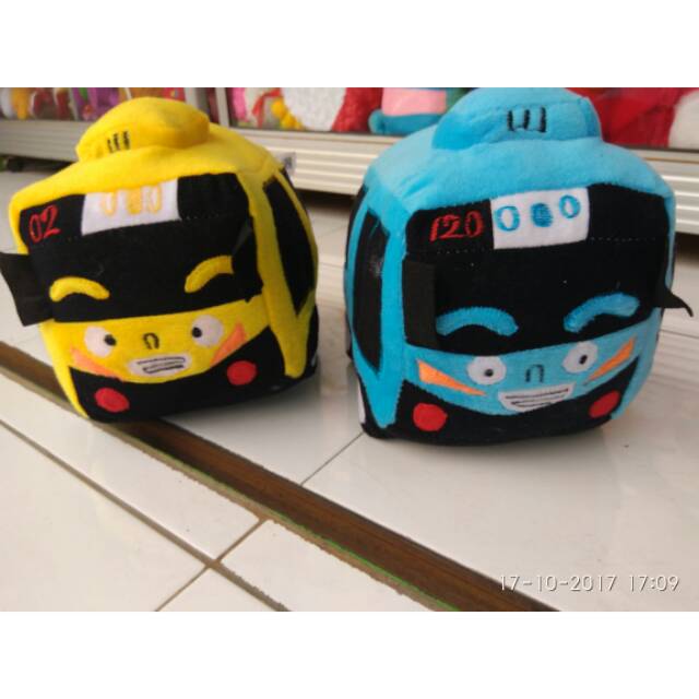 Boneka BUS besar