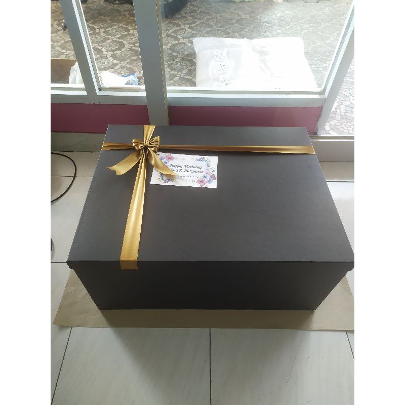 

CUSTOM UKURAN 40x25x25 & 30x35x20 & 40x40x20 BOX/ KOTAK KADO/ HAMPERS