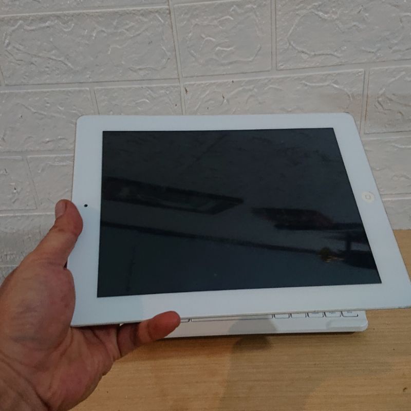 IPAD 2/64GB |WI-FI ONLY BANYAK  BONUS KEYBOARD SLIM TERMURAH (SECOND )