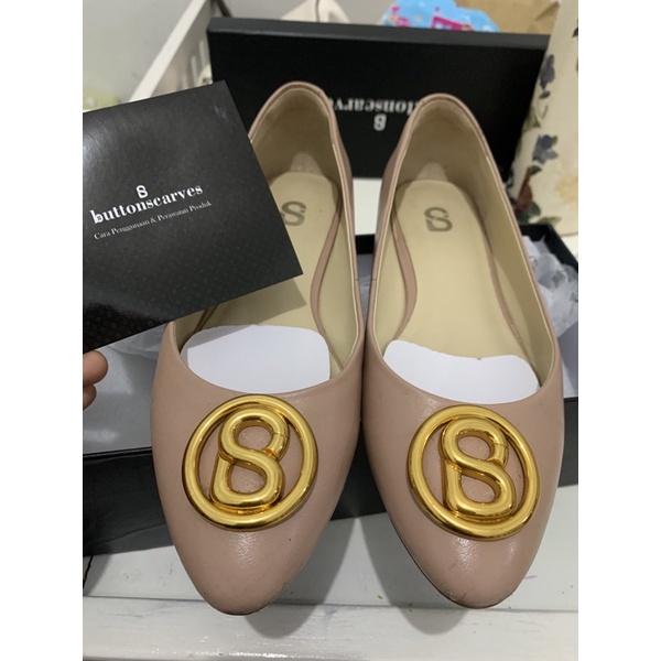 sepatu buttonscarves preloved size 36
