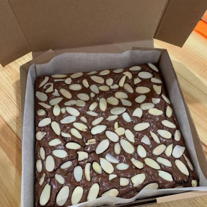 

Brownies Panggang/ Kering Premium Homemade Dark Chocolate