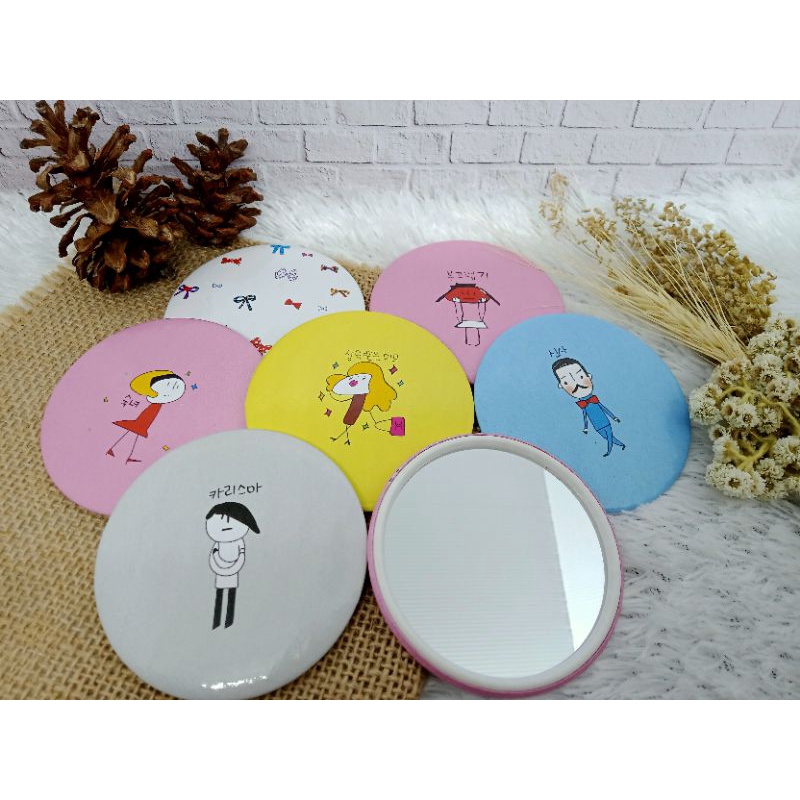 Cermin Bulat Karakter/Cermin Bulat Mini/Cermin Rias Mini