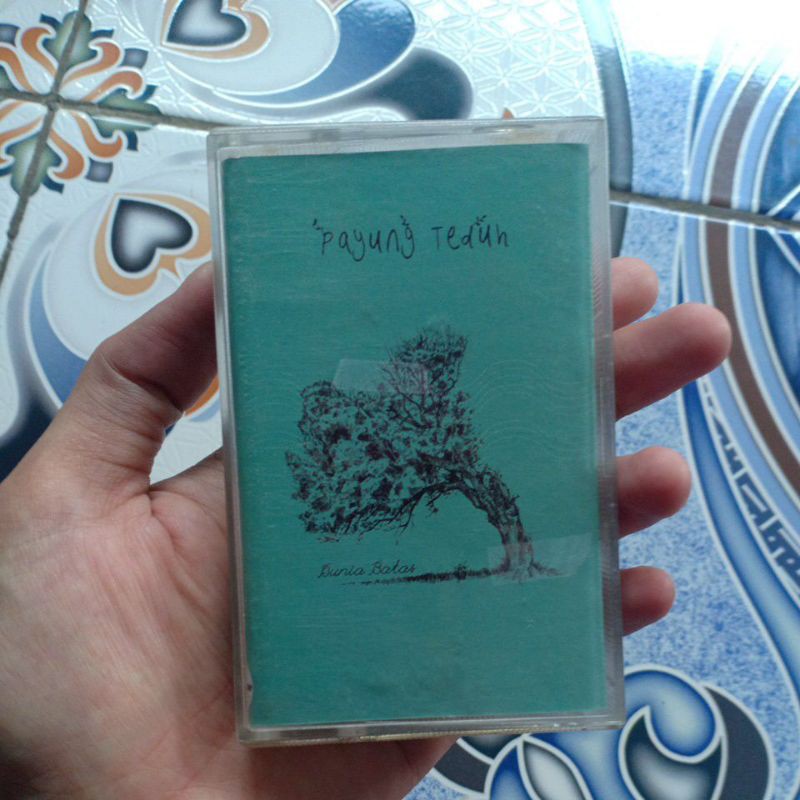 kaset payung teduh
