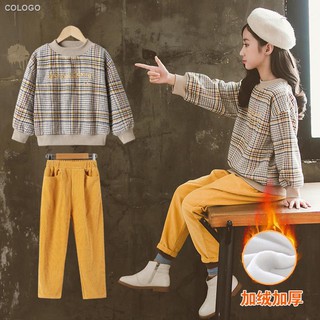 Setelan Sweater Celana Panjang Bahan Velvet Ala Korea Setelan Sweater Celana Panjang Bahan Velvet Ala Korea