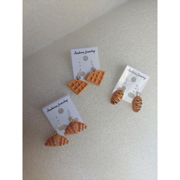 Anting impor kait plastik Kue