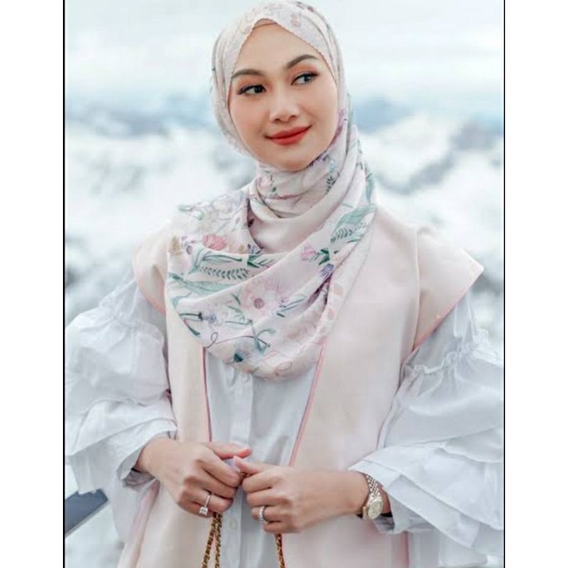 buttonscarves Nada Fis Shawl