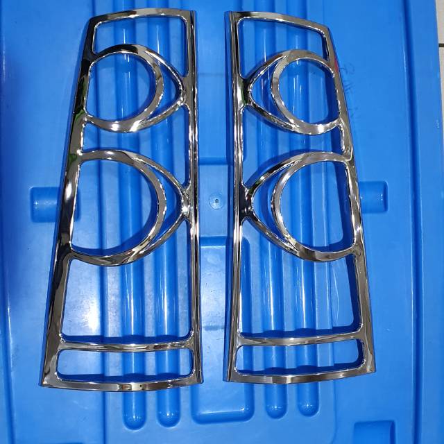 Garnish list lampu belakang chrome Avanza Xenia new vvti 2008 - 2011