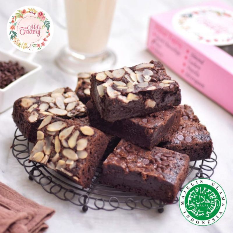 

FUDGY BROWNIES / FUDGE BROWNIE / BROWNIES PANGGANG MEL'S FACTORY PREMIUM HALAL