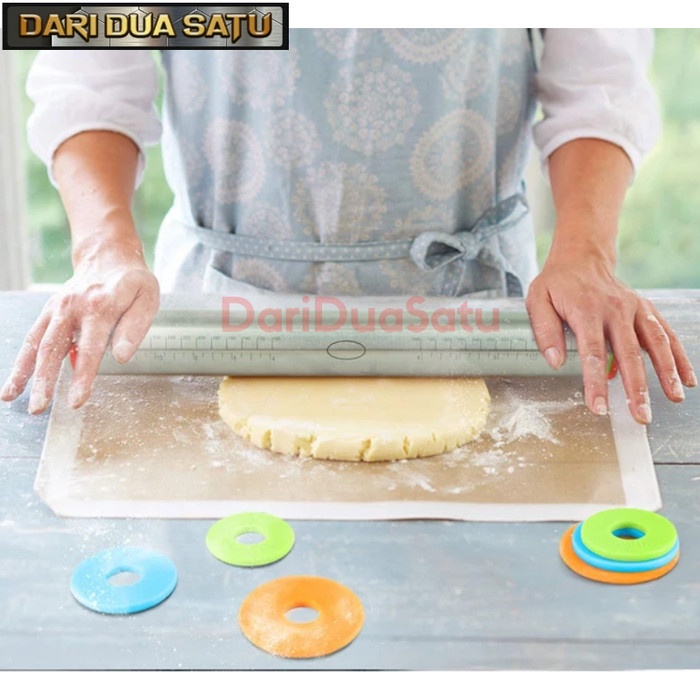 

KUE-PENGHIAS-ALAT- ROLLING PIN ADJUSTABLE STAINLESS GILINGAN ADONAN 4 KETEBALAN -ALAT-PENGHIAS-KUE.