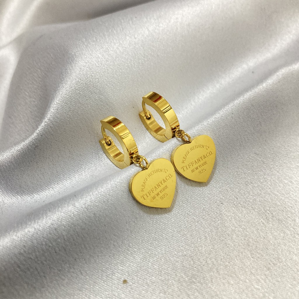 Anting Titanium Perhiasan wanita Love