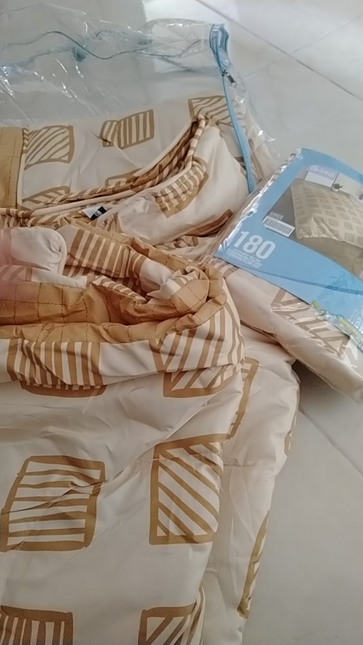 Bedcover Hawaii Semua Motif By Request. Lengkap Dengan Sprei.