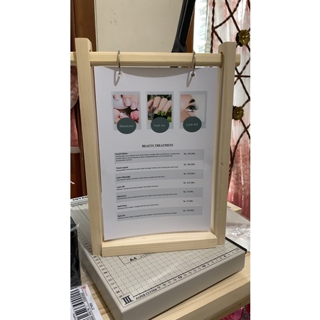 

Gantungan menu daftar harga produk makanan jasa dll