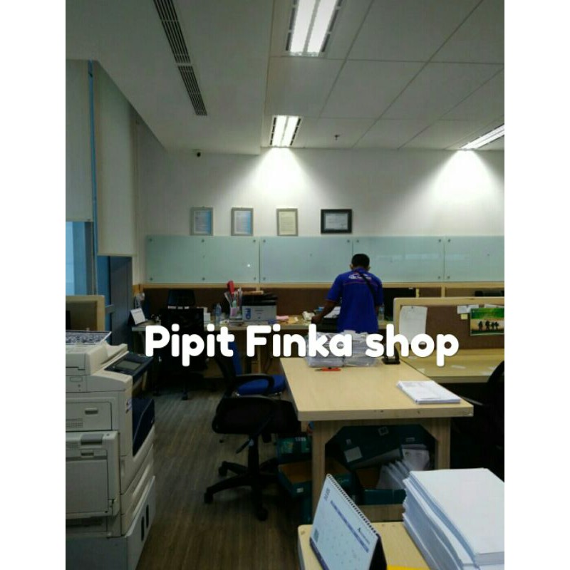 

PAPAN TULIS KACA MAGNETIK 100 X 180 HARGA GROSIR