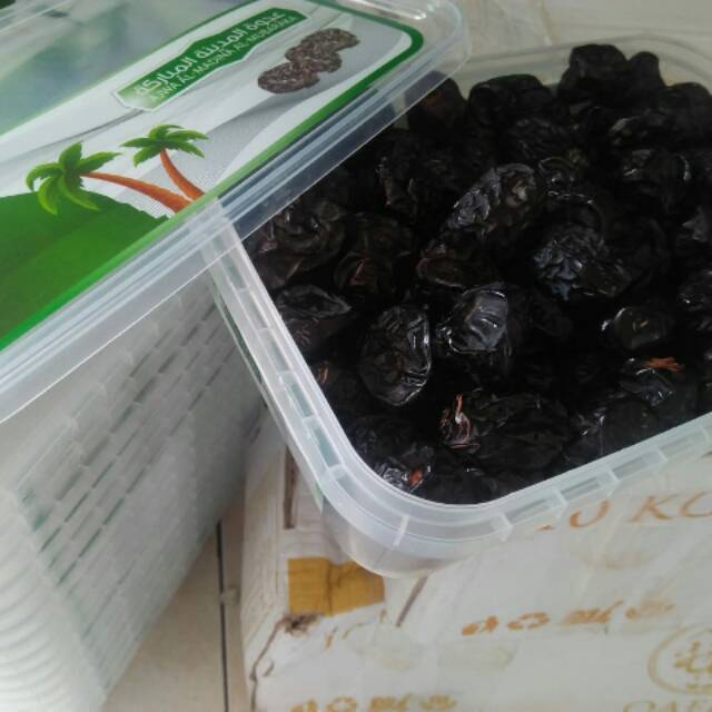 

Kurma Ajwa Asli Madinah