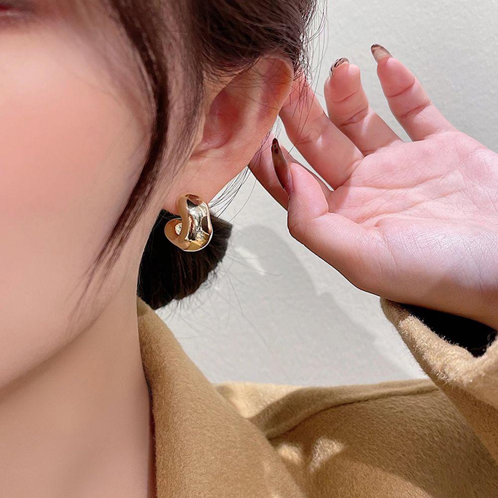 NEEDWAY Wanita Anting Minoritas Retro Pesta Bintang Gaya Yang Sama Temperamen Baroque Tidak Teratur Stud Earrings