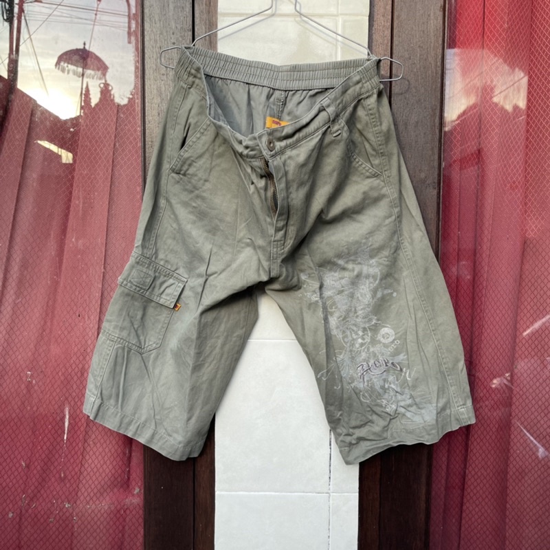 Celana Pendek ala Yeezy daff size 32 preloved second bekas