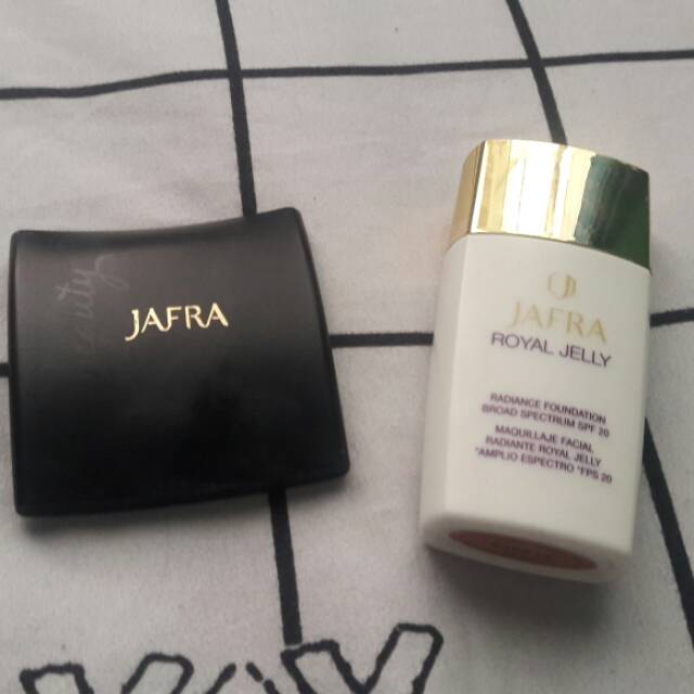 Jafra royal jelly foundation & cream blush