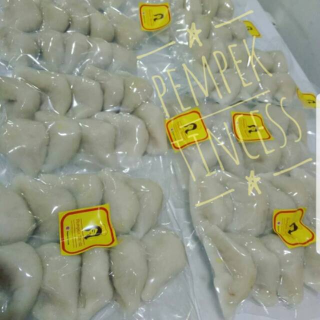 

PEMPEK TINCESS - PEMPEK TELOR 10