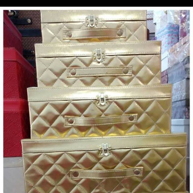 

Aneka kotak hantaran