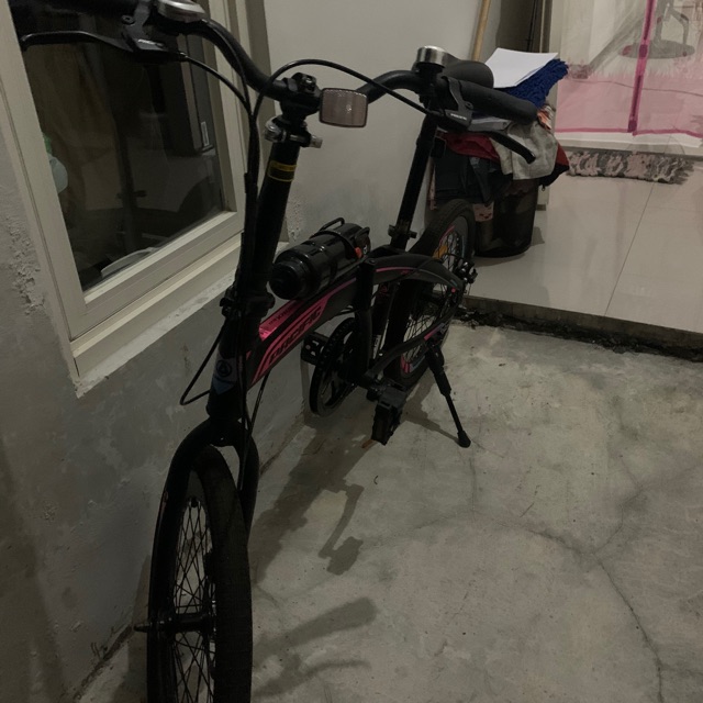 Sepeda lipat pasific hitam pink