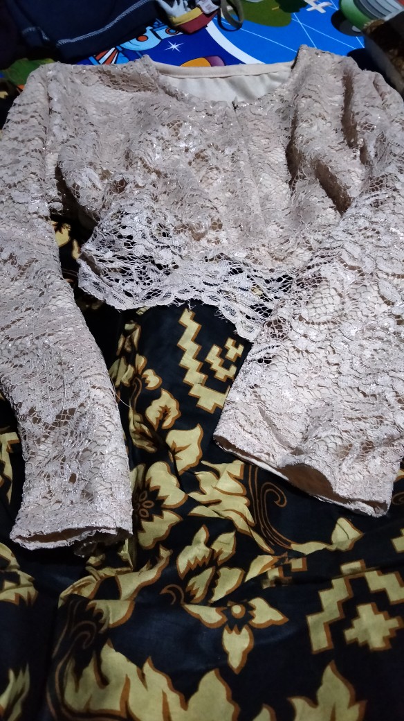 Maura Couple - Sania Ruffle Batik Couple Ori Ndoro Jowi Dnt Garansi Termurah Shopee - Kebaya Modern