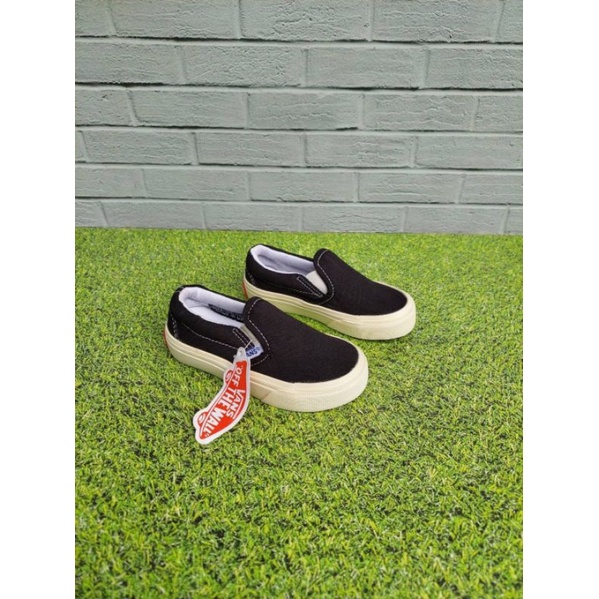 Sepatu sneaker anak vans slip on kids size 21-35