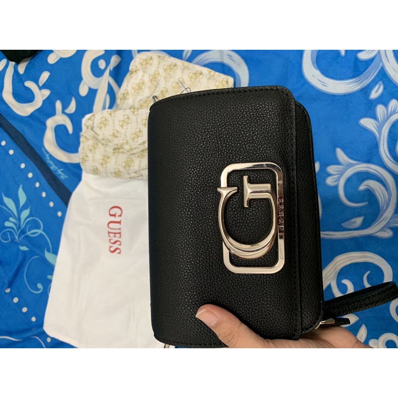 SOLD guess camera bag