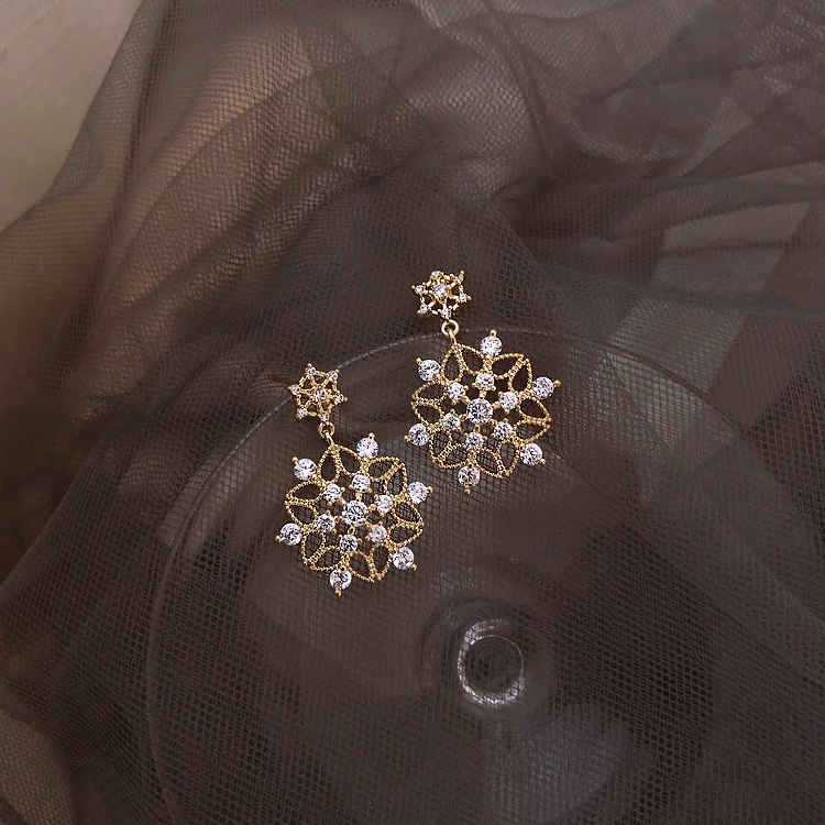 2020 baru fashion anting-anting lampu luxury 925 perak jarum tinggi elegan rasa penuh diamond kelopa
