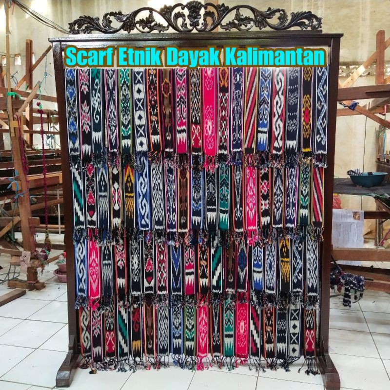 Ikat Kepala Tenun Etnik Dayak Toraja