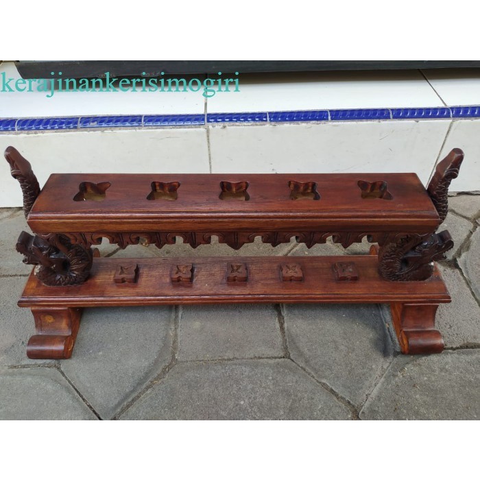 

Jagrak Keris Standar Dan Patrem Isi 5 Garapan Alus
