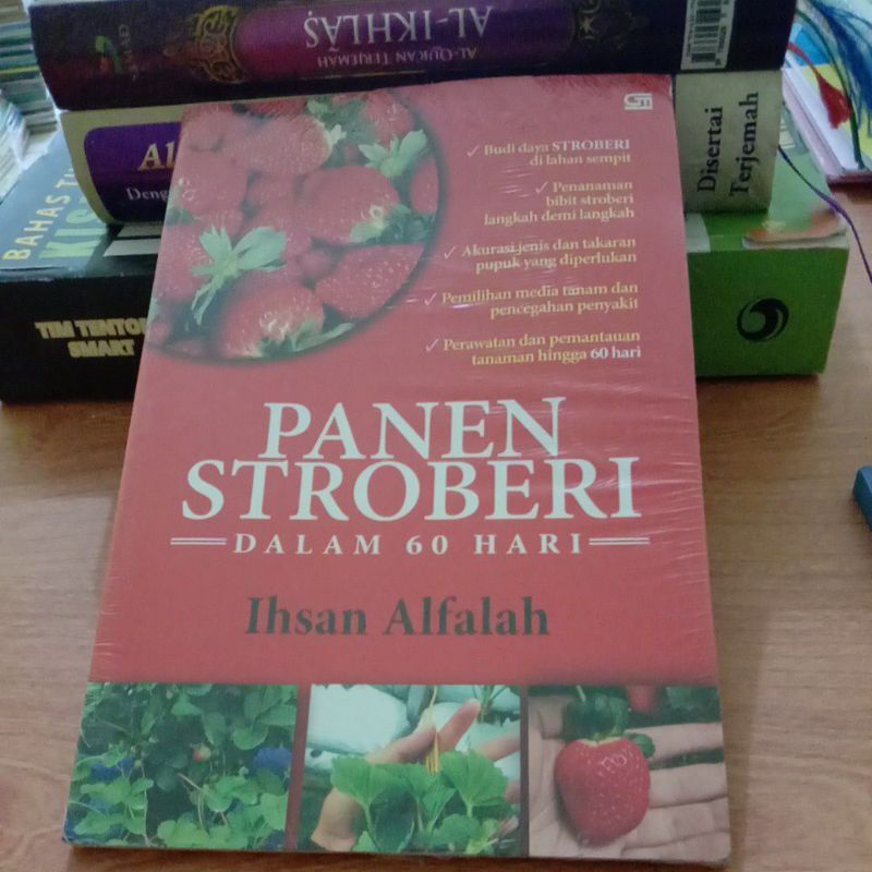 

BUKU PANEN STROBERY DALAM 60 HARI