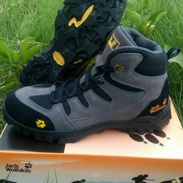 sepatu  jack wolfskin  new