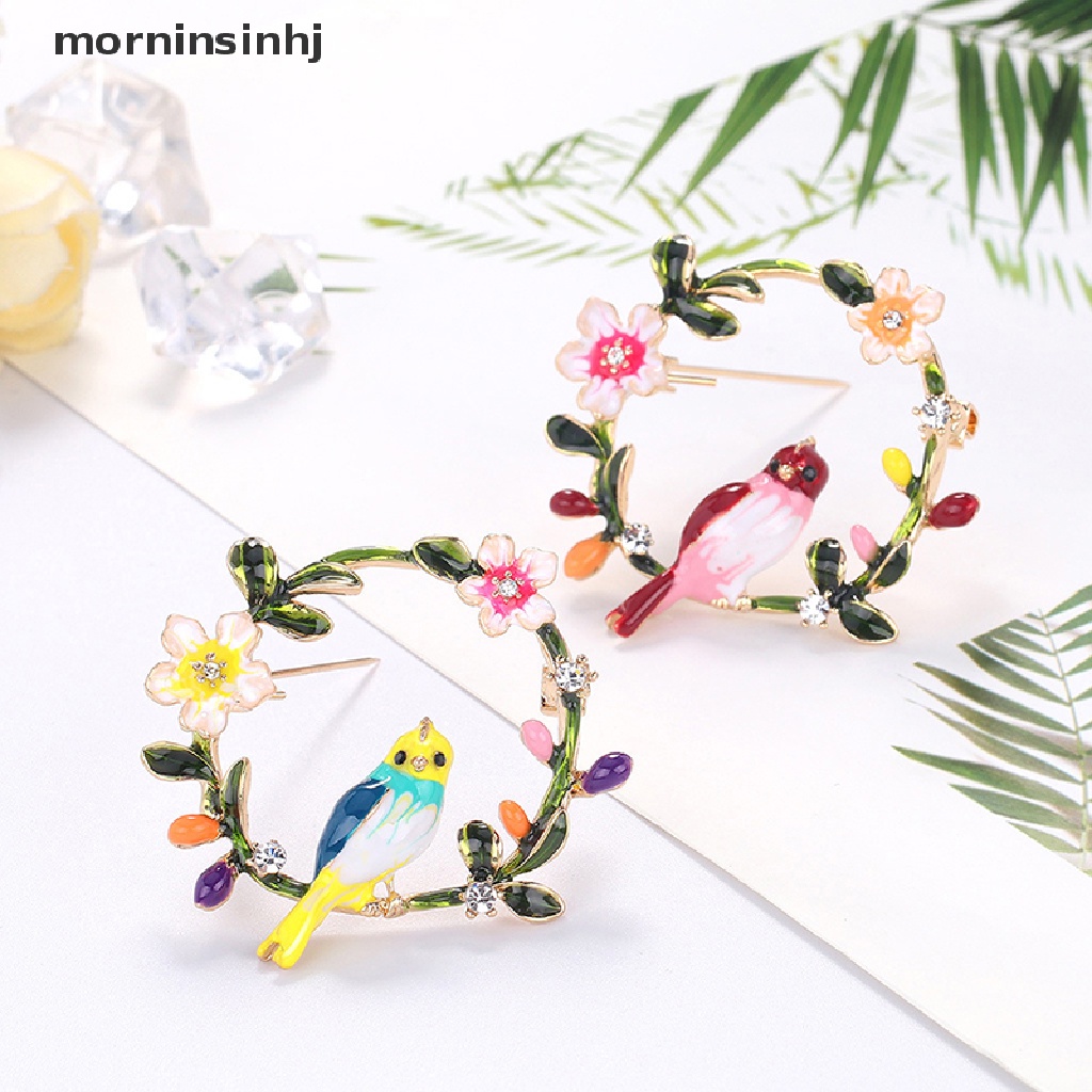 Mor Bros Pin Enamel Bentuk Wreath Bungaburung Untuk Aksesoris Fashion Wanita