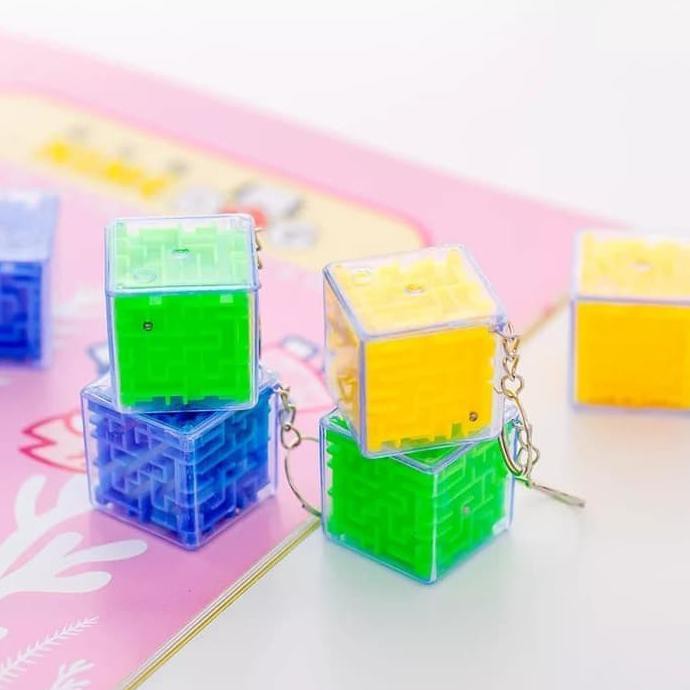 Gantungan Kunci Mainan Bola Labirin Kubus