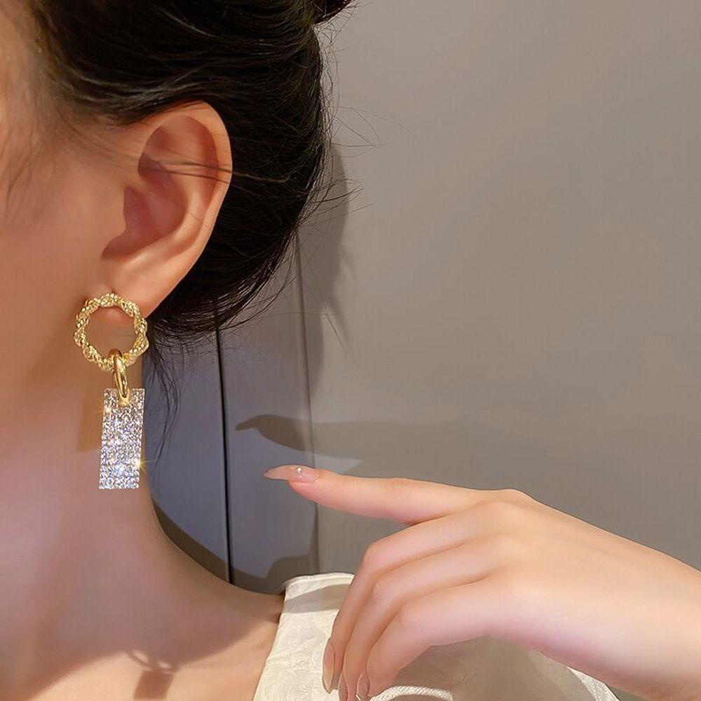 Mxbeauty Wanita Hoop Earrings Minoritas Manis Pesta Desain Fashion Temperamen Lady Berlian Imitasi Earrings