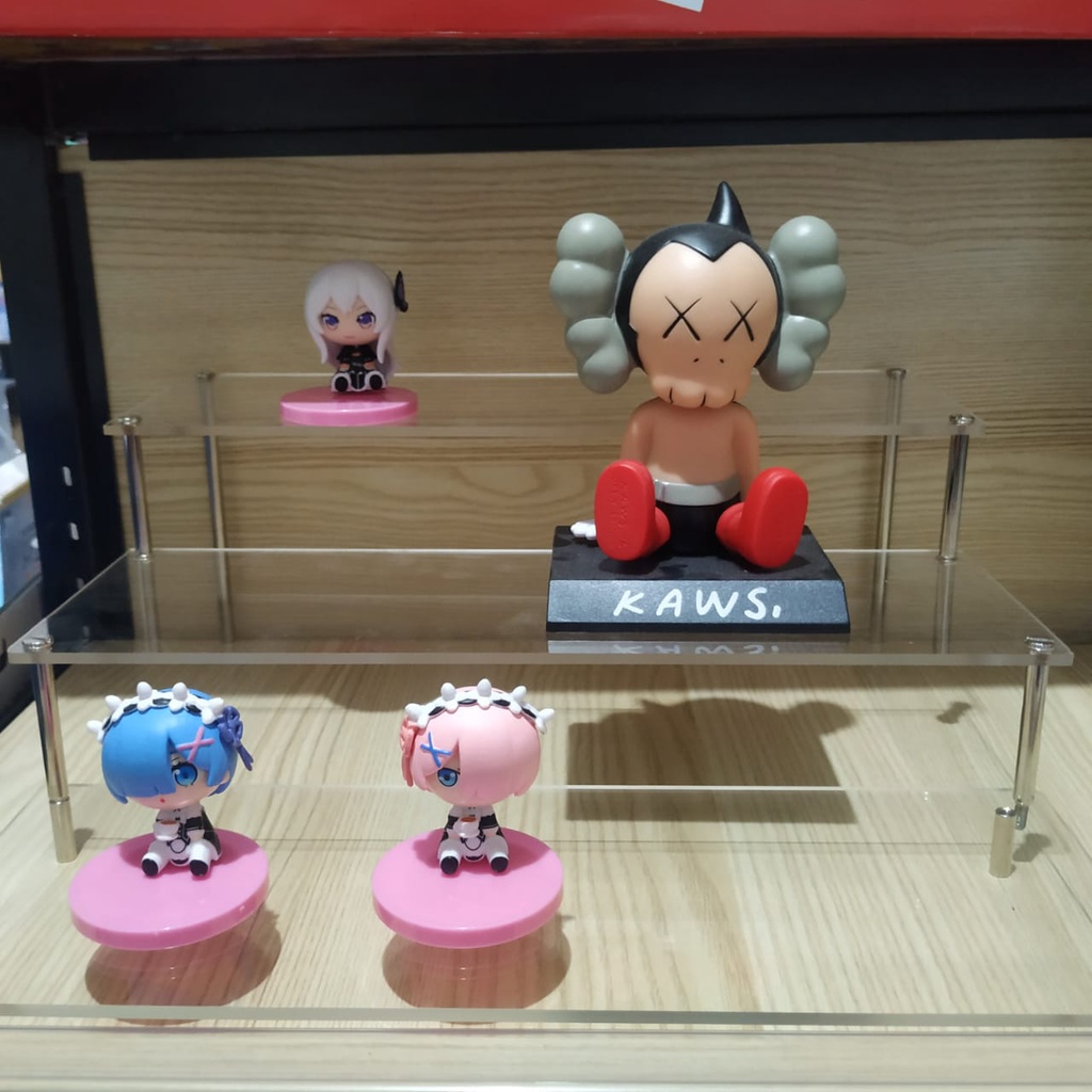 Stand Display Kaca Tingkat Untuk Pajangan Figure atau Foto