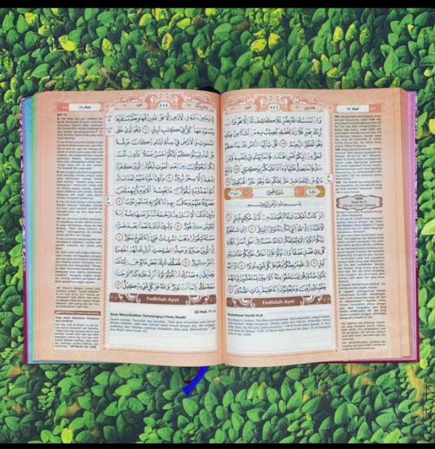 Al Quran Wanita Azalia Rainbow Terjemah Tajwid Warna HC A5 - Syaamil Quran