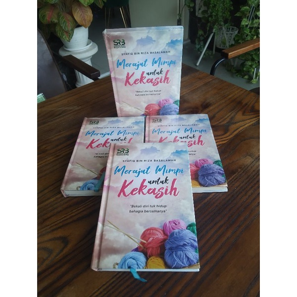 Buku Merajut Mimpi Untuk Kekasih