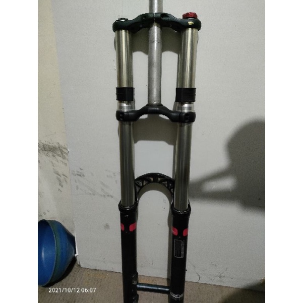 fork sepeda rst r-one