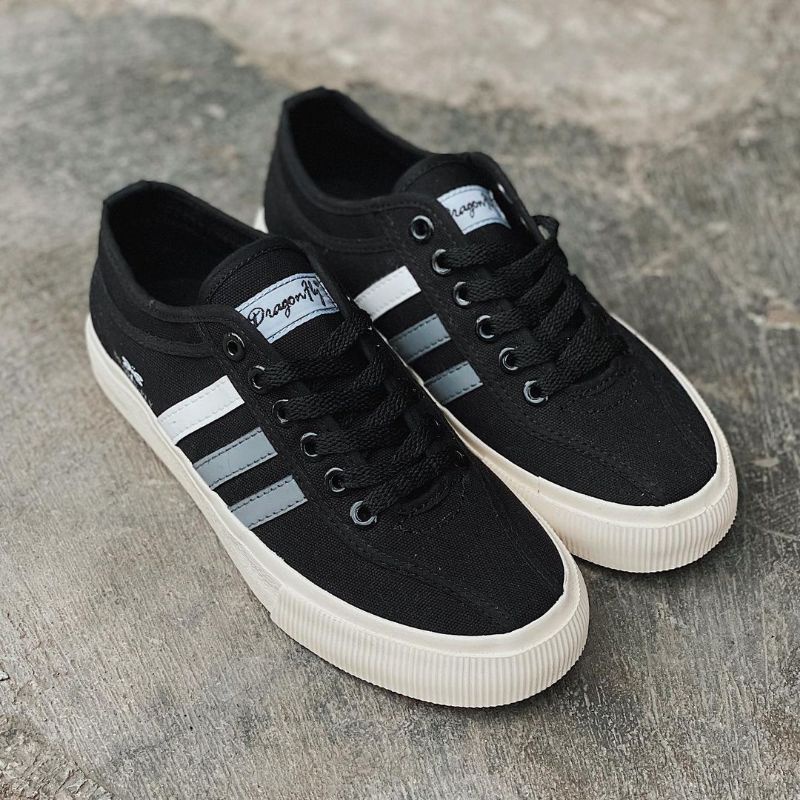 Sepatu capung - Dragon fly Falcon