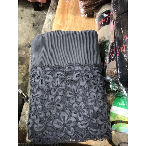 Pasmina  Plisket Prisket Renda Brokat brukat Impor/ Pasmina prisket  renda/model terbaru-Abu senada