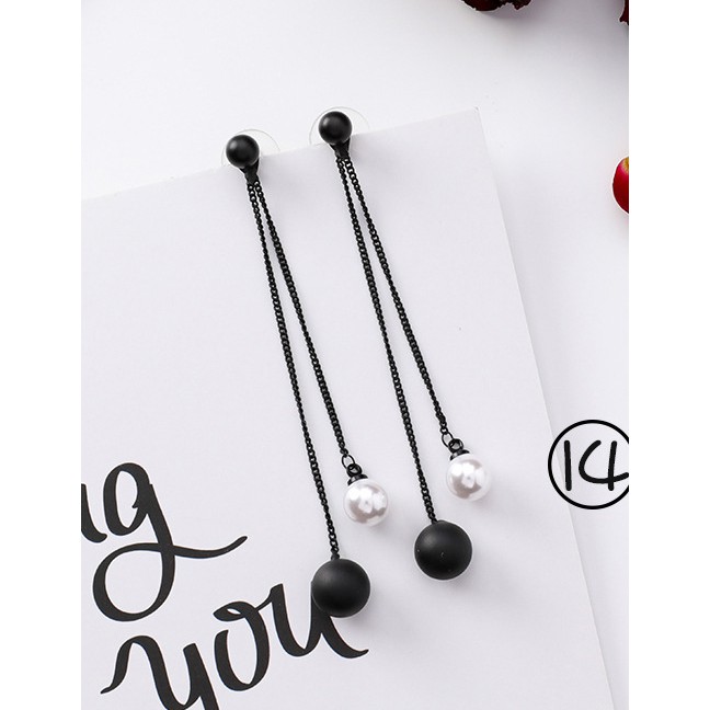 LRC Anting Tusuk Fashion Black Ball Shape Decorated Earrings F07614